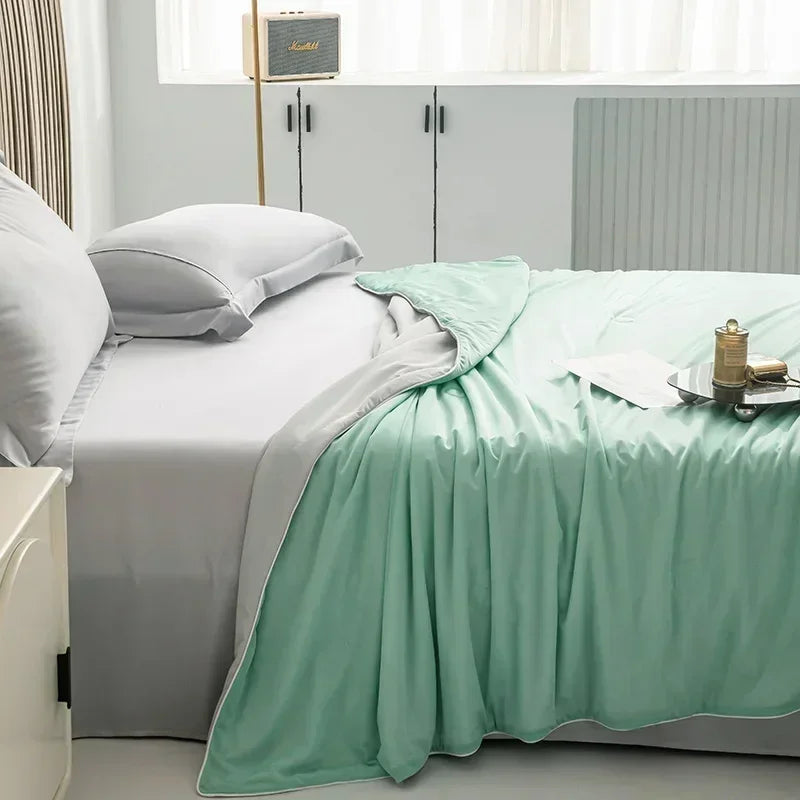 High Quality Cooling Blankets Smooth Air Condition Comforter Lightweight Summer Quilt with Double Side Cold & Cooling Fabric