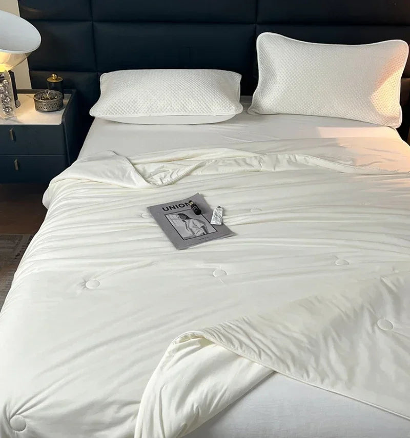 High Quality Cooling Blankets Smooth Air Condition Comforter Lightweight Summer Quilt with Double Side Cold & Cooling Fabric