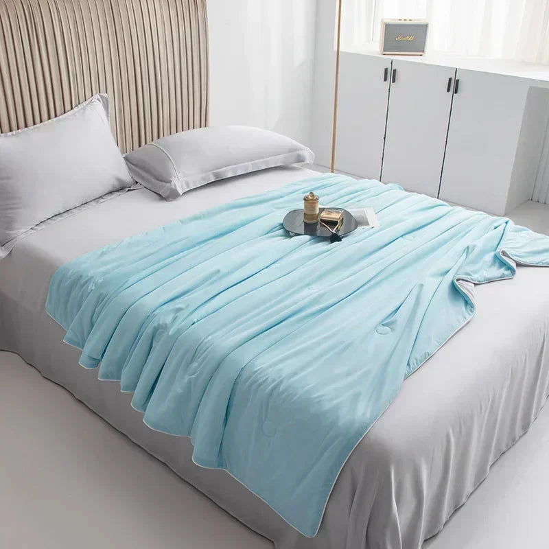High Quality Cooling Blankets Smooth Air Condition Comforter Lightweight Summer Quilt with Double Side Cold & Cooling Fabric