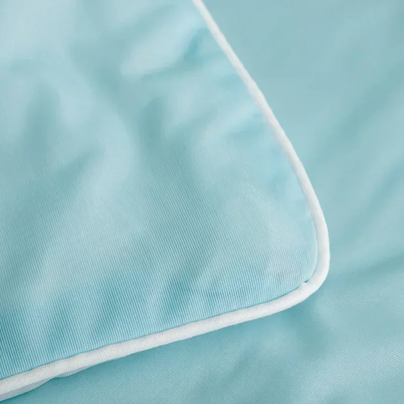 High Quality Cooling Blankets Smooth Air Condition Comforter Lightweight Summer Quilt with Double Side Cold & Cooling Fabric